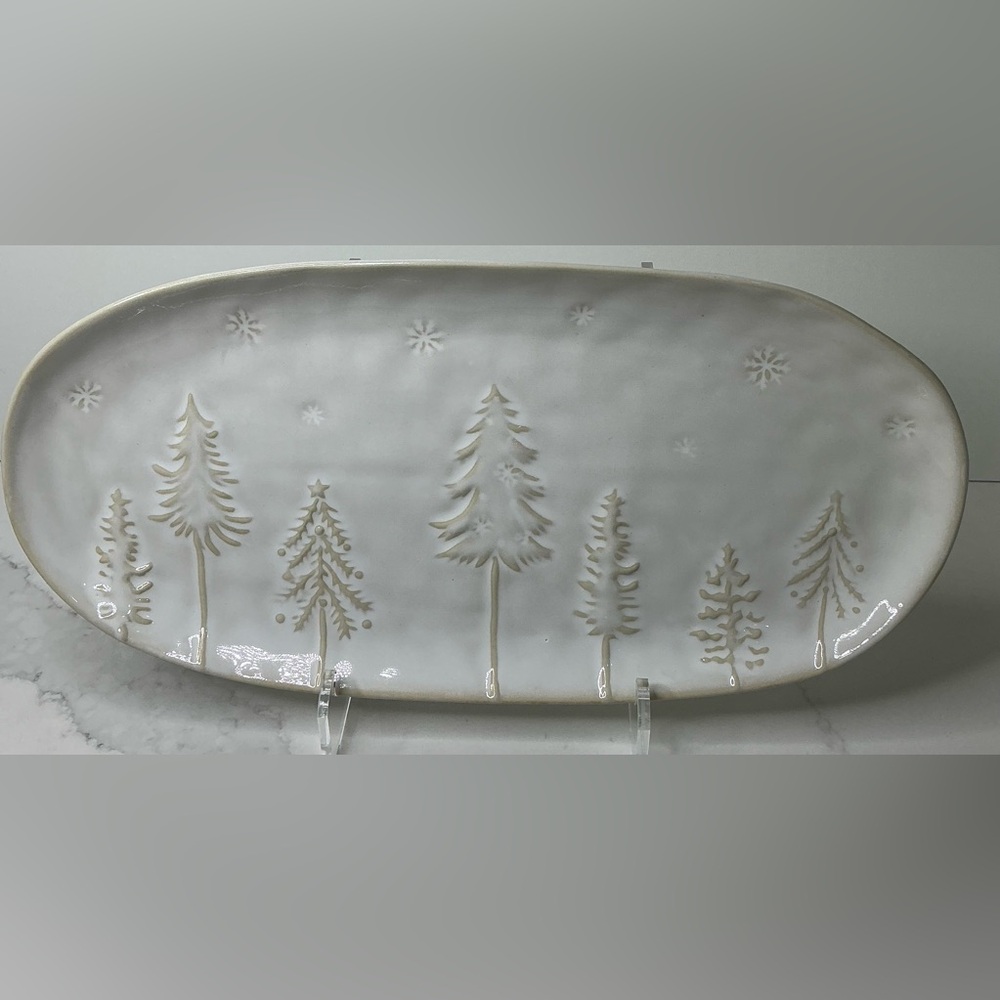 Potter's Studio Antique White Christmas Design Serving tray Oval 14"L x 7" W New